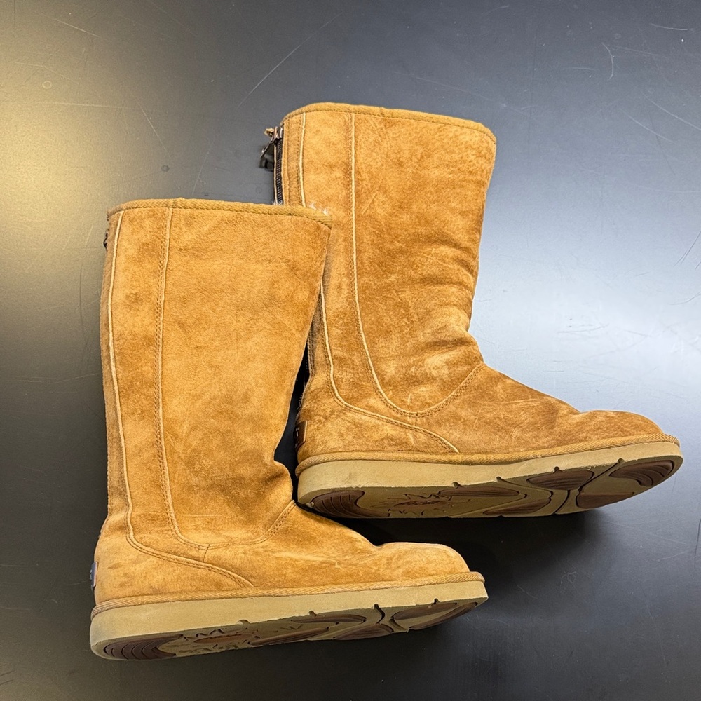 UGG Knightsbridge Tan Tall Boot with zipper - Size 8